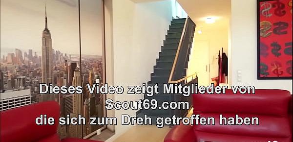  Schlanke deutsch Mutter vom Freund des Sohnes auf der Treppe gefickt